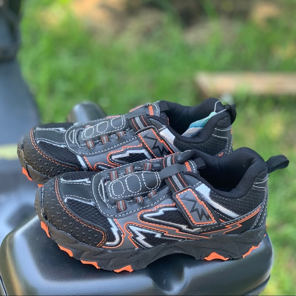 Starter Boys Athletics Shoe New - Picture 2 of 8